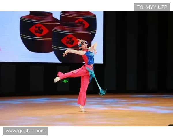 舞动青春节拍,挑战自我释放热情舞蹈魅力,感受音乐与动作的完美融合 舞动青春节拍,挑战自我释放热情舞蹈魅力,感受音乐与动作的完美融合